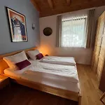 Lasch In Adler Apartment